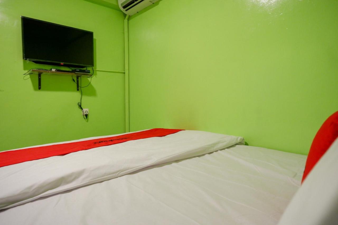 Hotel RedDoorz @ Jalan Gatot Subroto Semarang Zewnętrze zdjęcie